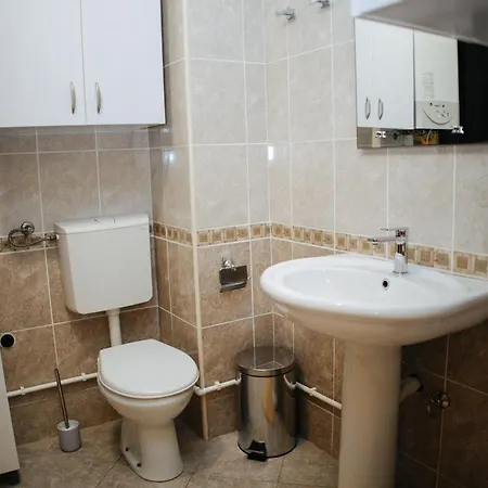 Todi & Dana Apartment