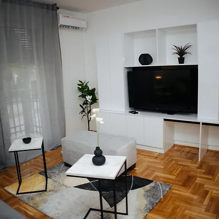 Apartment Todi & Dana