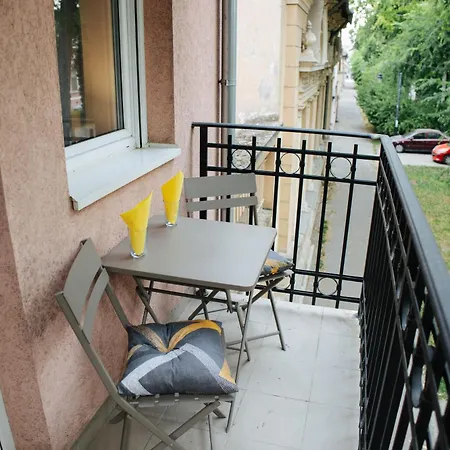 Apartment Todi & Dana *